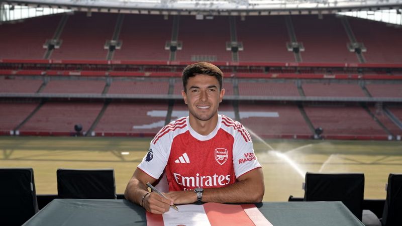 Martin Zubimendi gia nhập câu lạc bộ Arsenal Martin Zubimendi gia nhập câu lạc bộ Arsenal