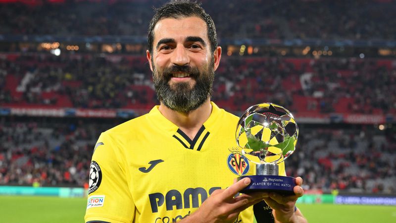 Hậu vệ Villarreal Raúl Albiol xuất sắc Hậu vệ Villarreal Raúl Albiol xuất sắc